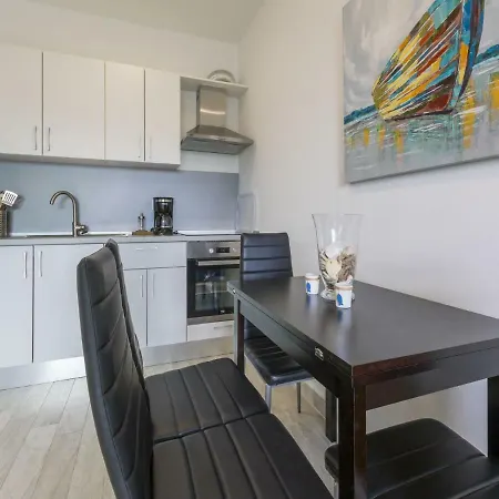 Mb 아파트 크리크베니카