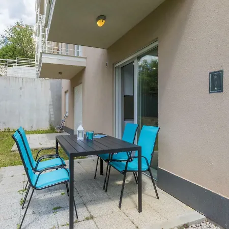 Mb 아파트 크리크베니카