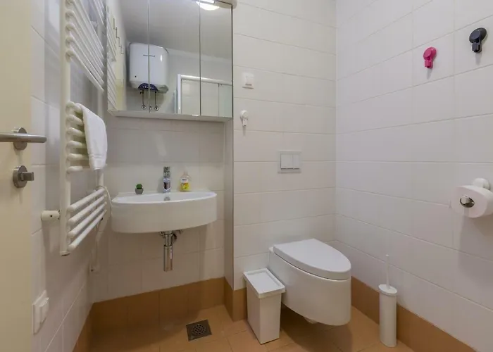 Mb アパート ツリクヴェニツァ