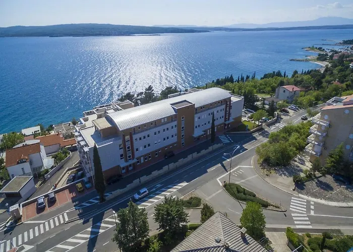 アパート Mb ツリクヴェニツァ